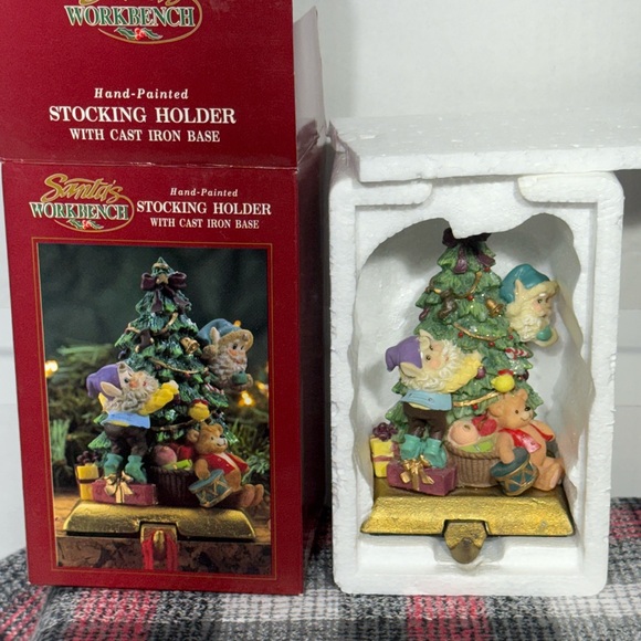 Santa’s Workbench Cast Iron Stocking Holder Elves 1995 With Box - Picture 2 of 7